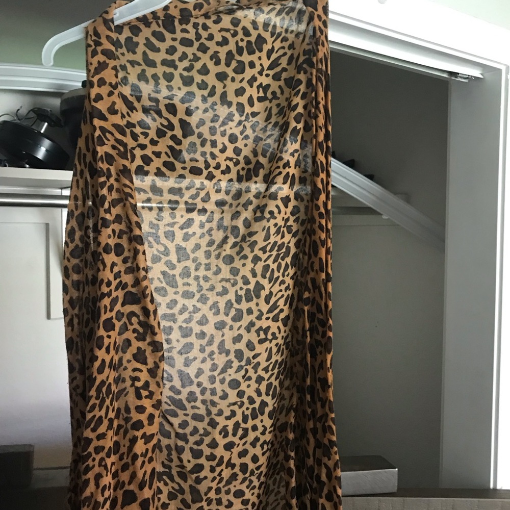 Leopard print vest